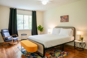 Los Angeles Miracle Mile Spacious 2BR Townhouse